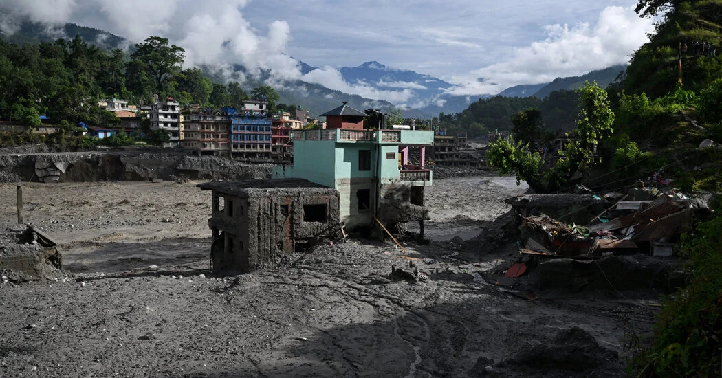 A Casa Verde de 3 Andares que Sobreviveu Intacta a uma Enxurrada Glaciar no Nepal